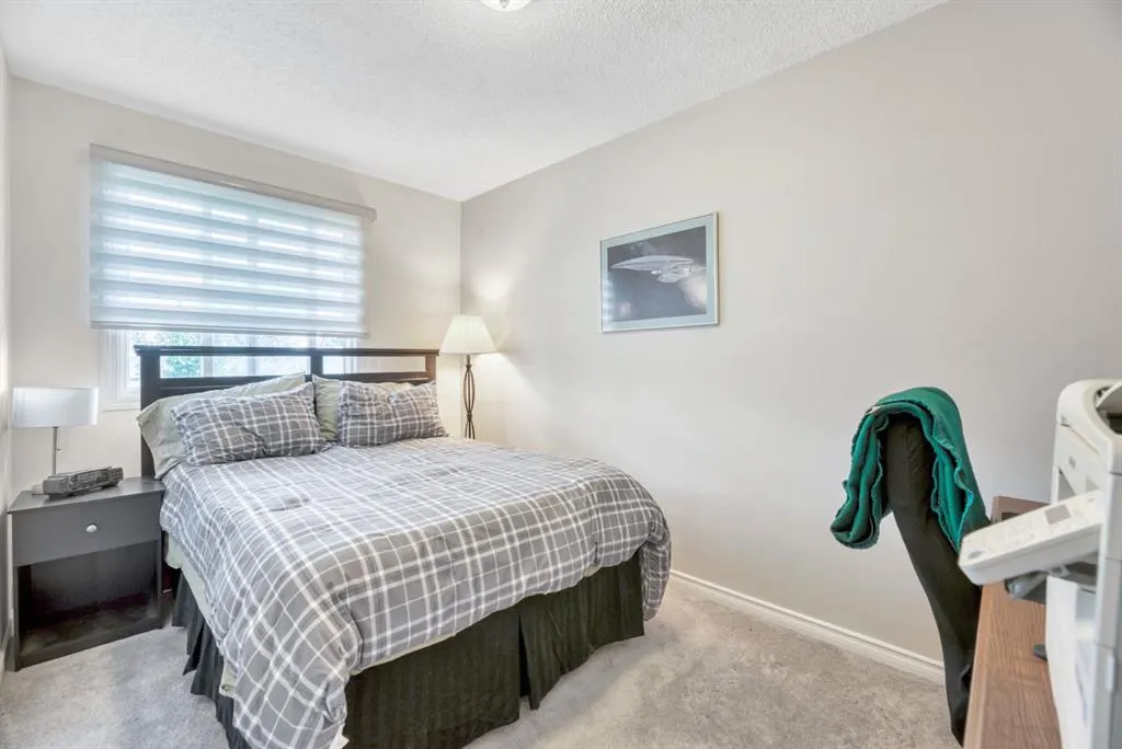 5 Falsby Place NE