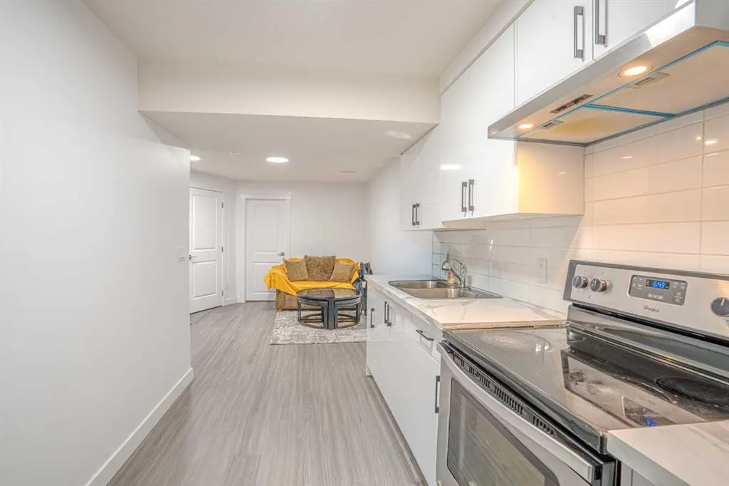4 Copperpond Parade SE