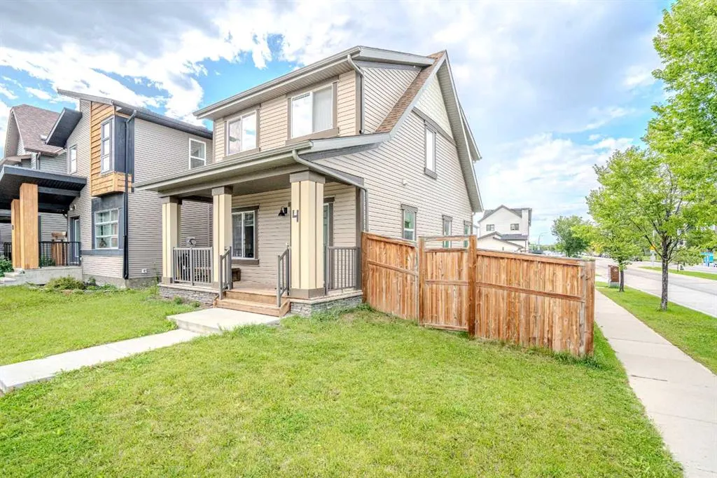 4 Copperpond Parade SE