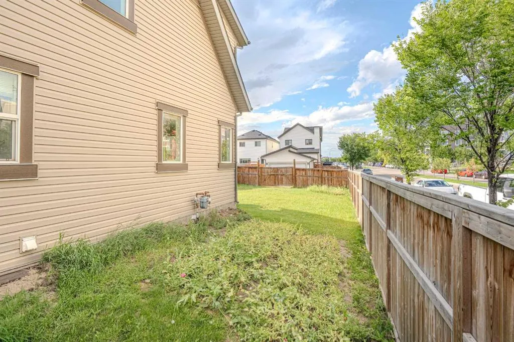 4 Copperpond Parade SE