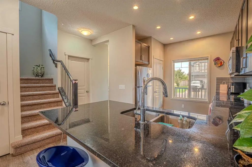 4 Copperpond Parade SE