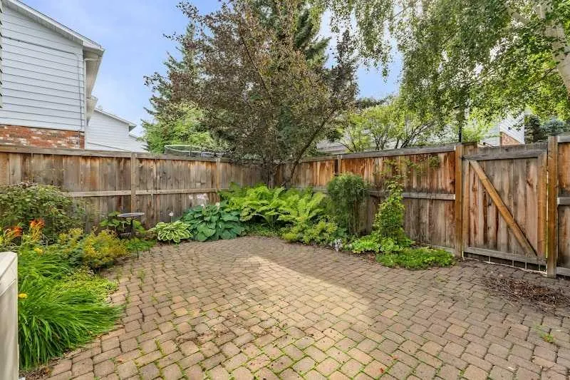2815 Palliser Drive SW, #23