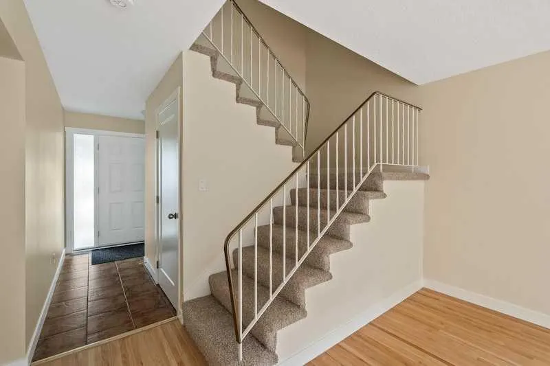 2815 Palliser Drive SW, #23