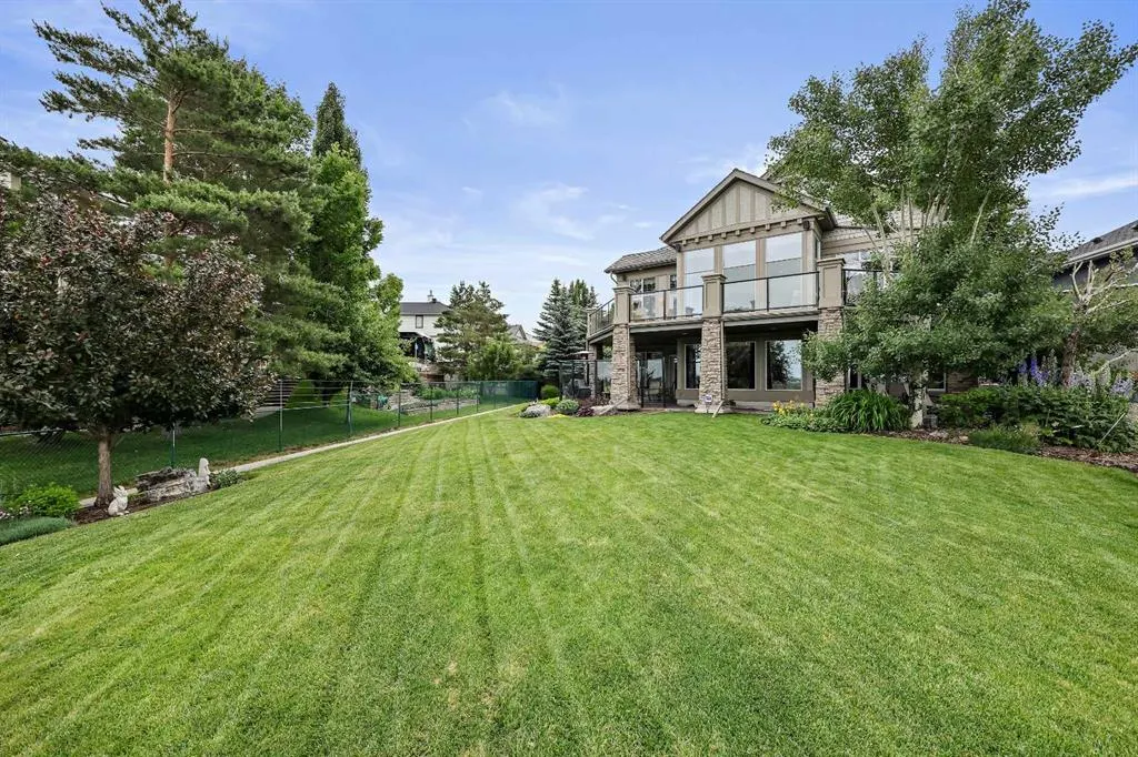 149 Mt Douglas Circle SE