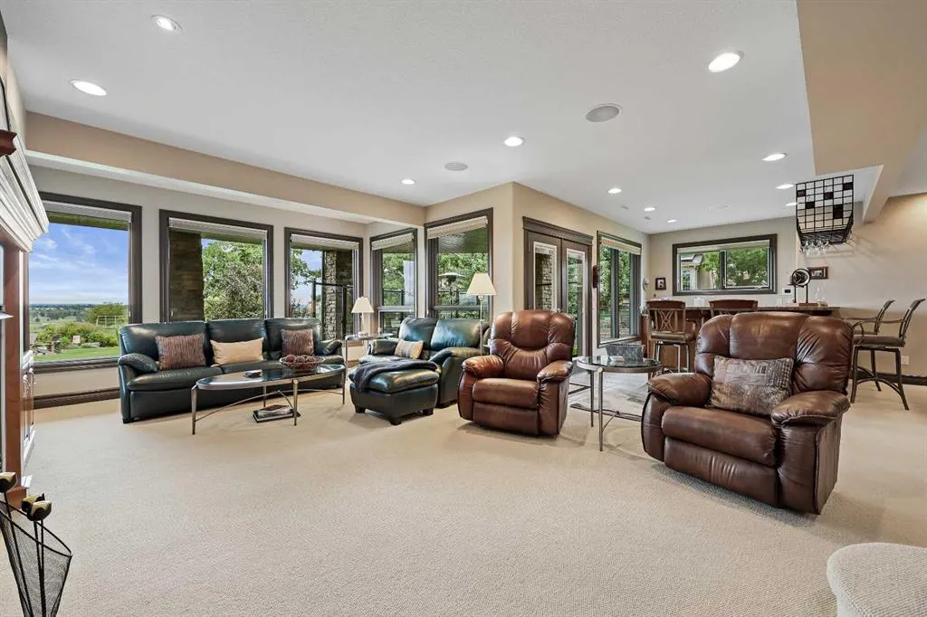 149 Mt Douglas Circle SE