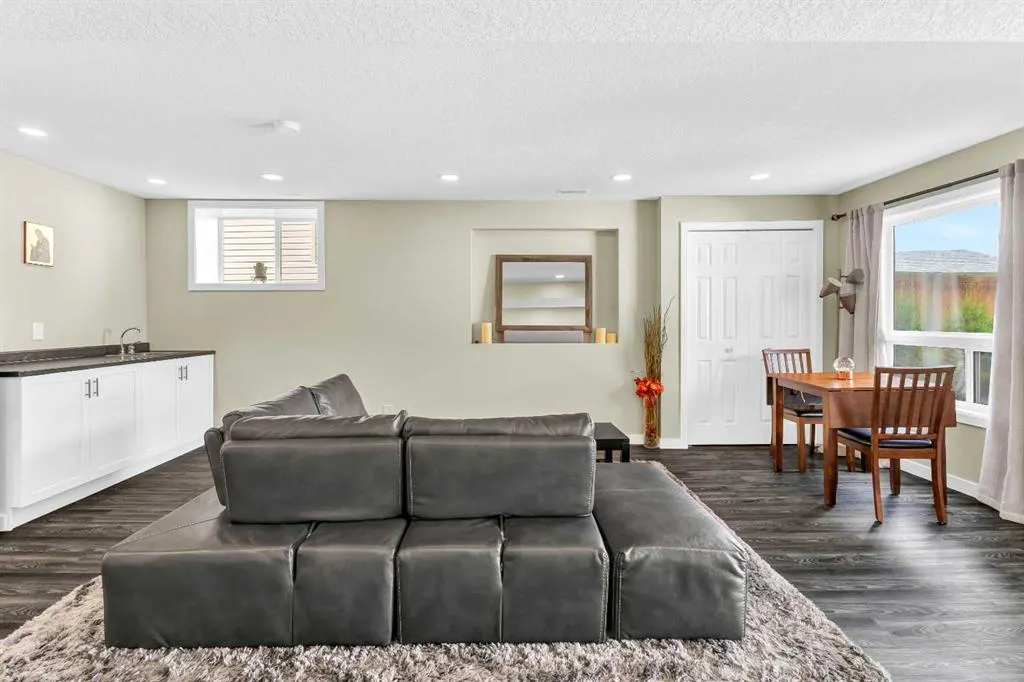 60 Eversyde Circle SW