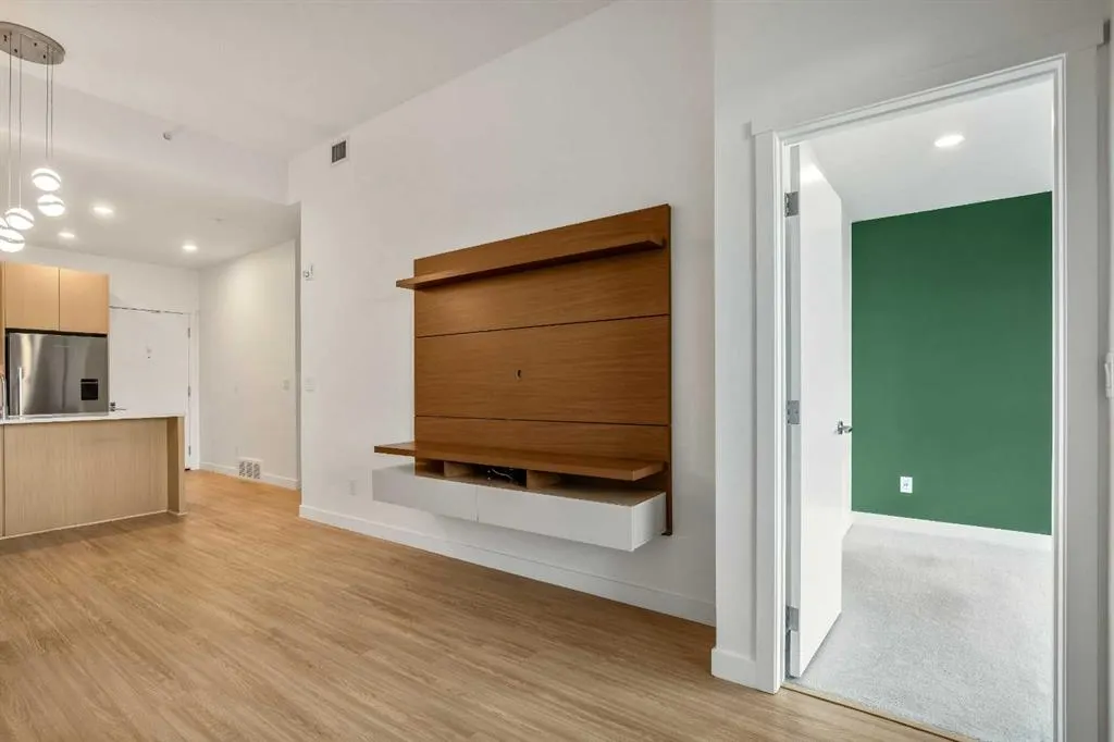 88 9 Street NE, #619