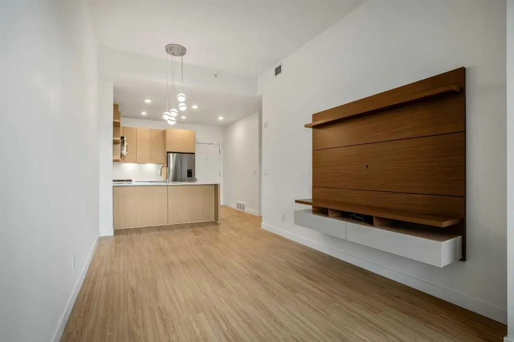 88 9 Street NE, #619