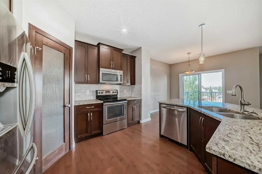 144 REUNION Grove NW