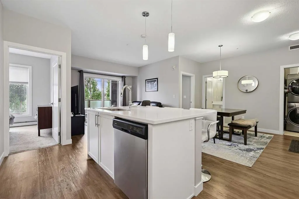 300 Auburn Meadows Manor SE, #211