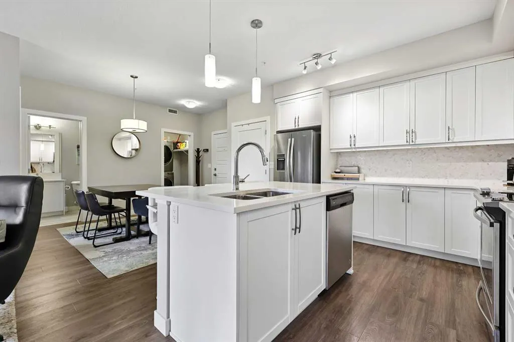 300 Auburn Meadows Manor SE, #211