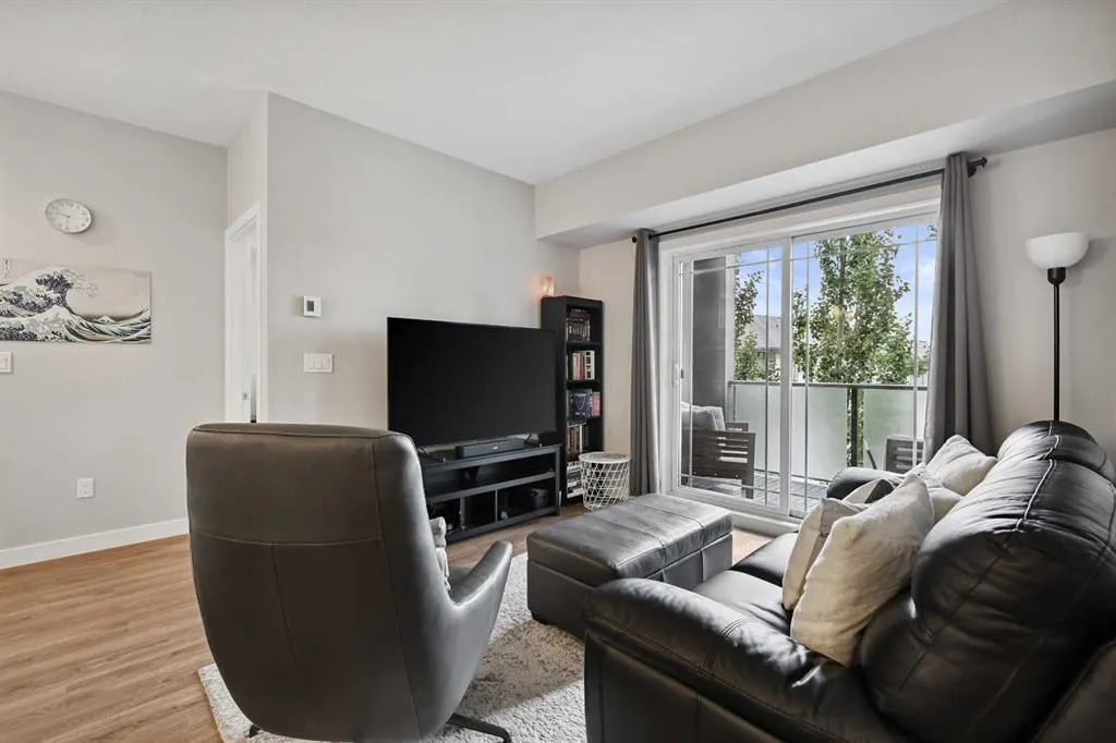 300 Auburn Meadows Manor SE, #211