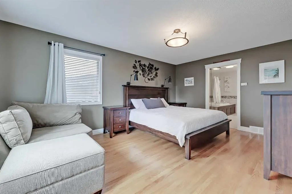 232 Scimitar Bay NW