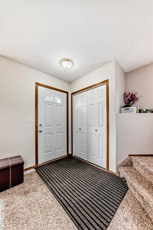 25 Lakeview Close