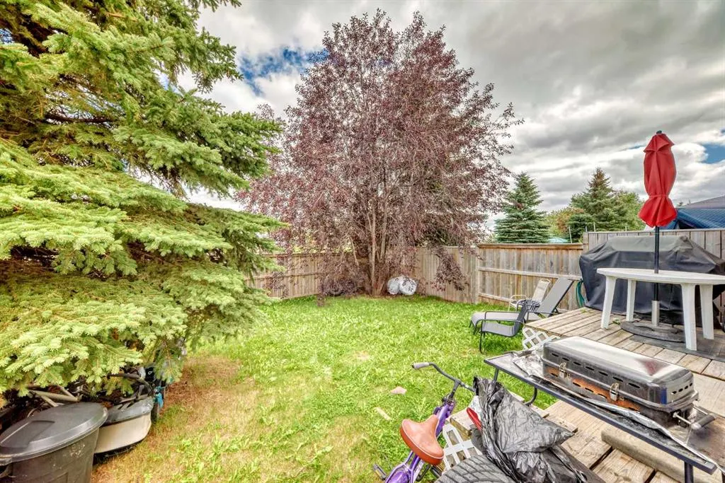25 Lakeview Close