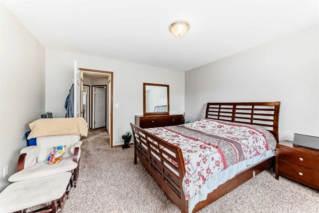 25 Lakeview Close