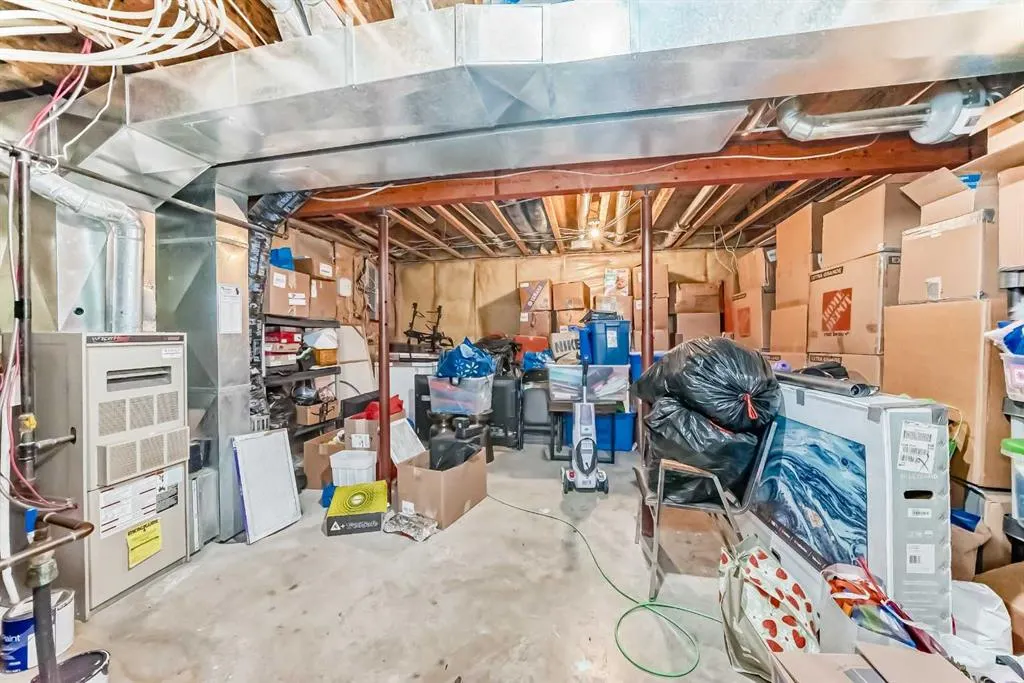 25 Lakeview Close