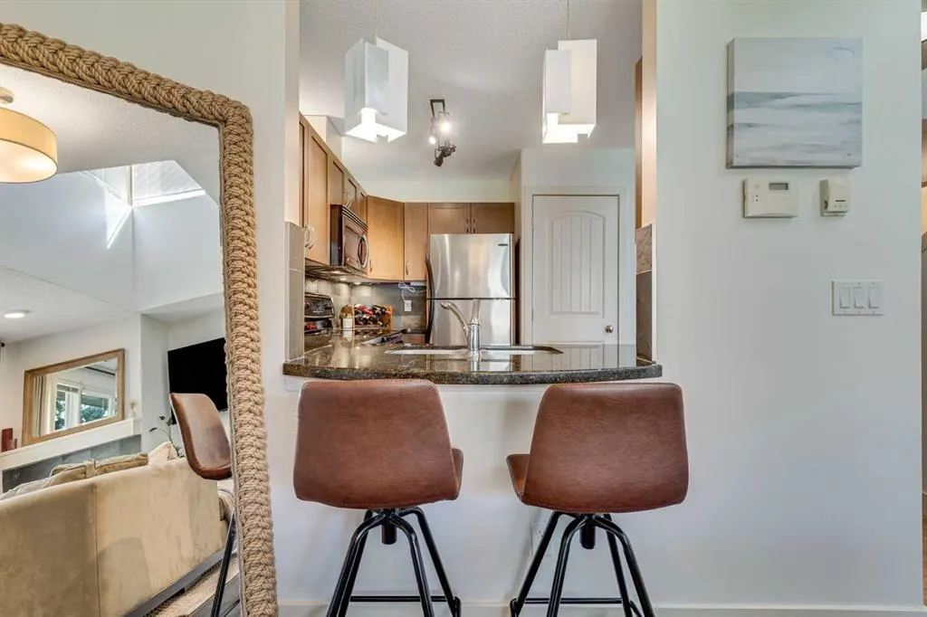 203 Village Terrace SW, #10