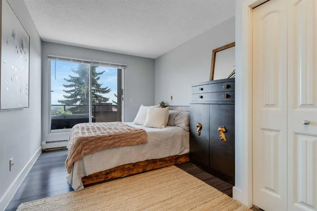 203 Village Terrace SW, #10
