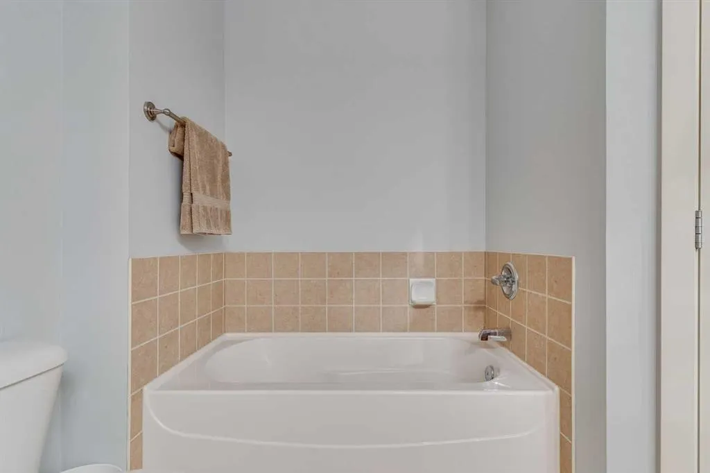 203 Village Terrace SW, #10