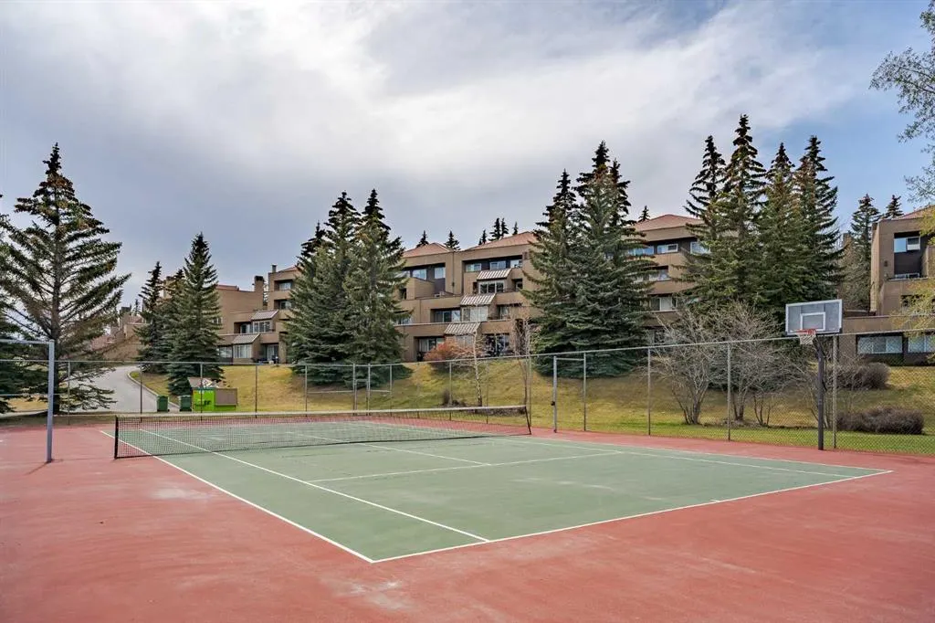 203 Village Terrace SW, #10