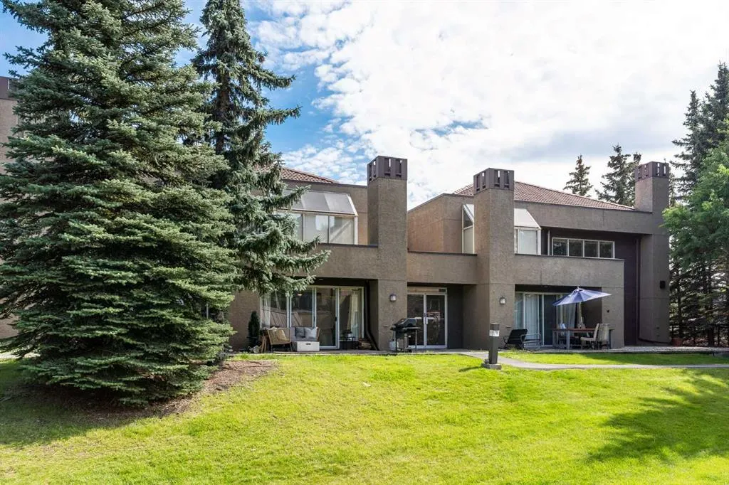 203 Village Terrace SW, #10