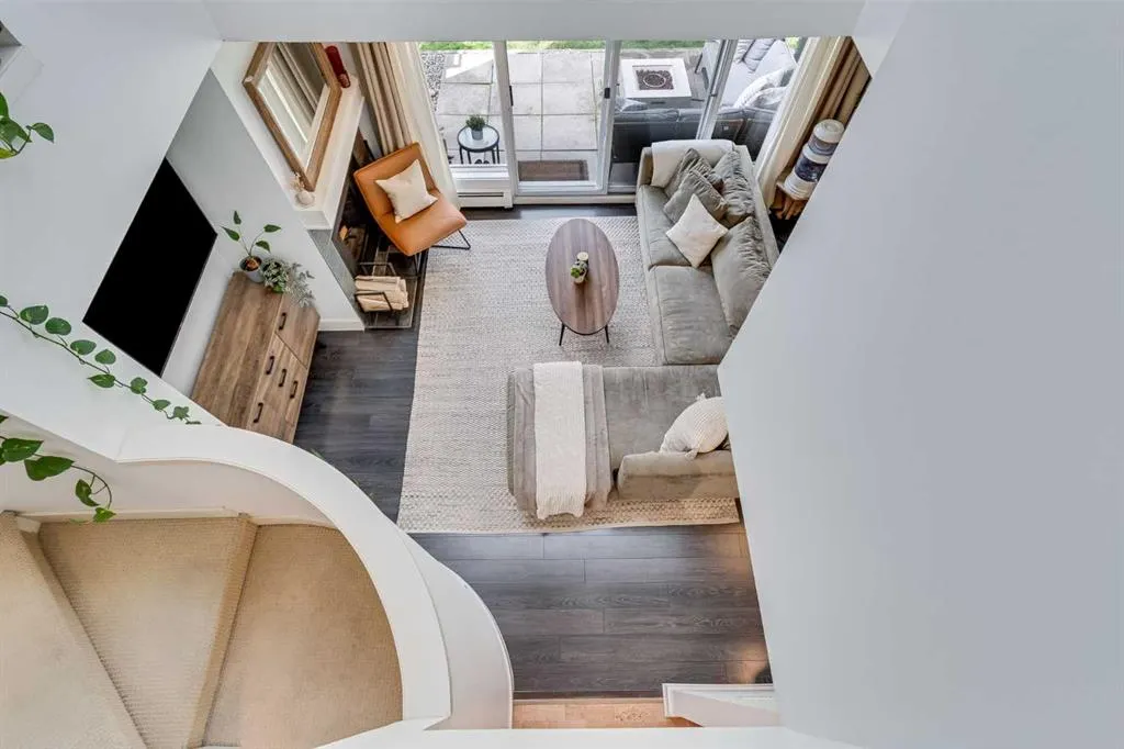 203 Village Terrace SW, #10