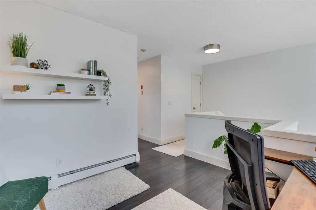 203 Village Terrace SW, #10