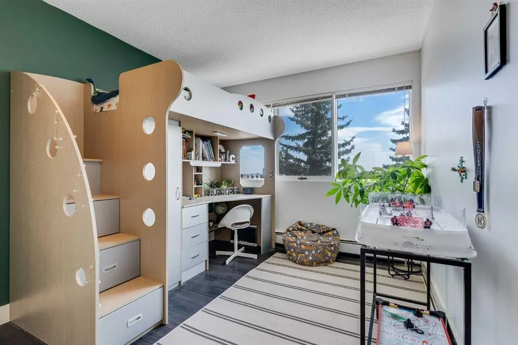 203 Village Terrace SW, #10