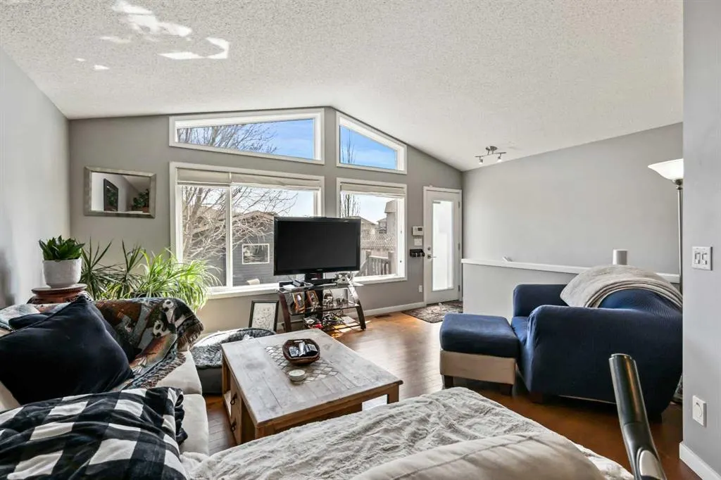 95 New Brighton Landing SE