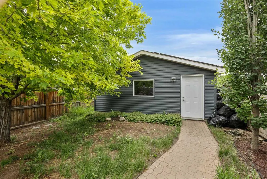 95 New Brighton Landing SE