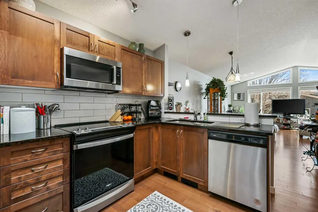 95 New Brighton Landing SE