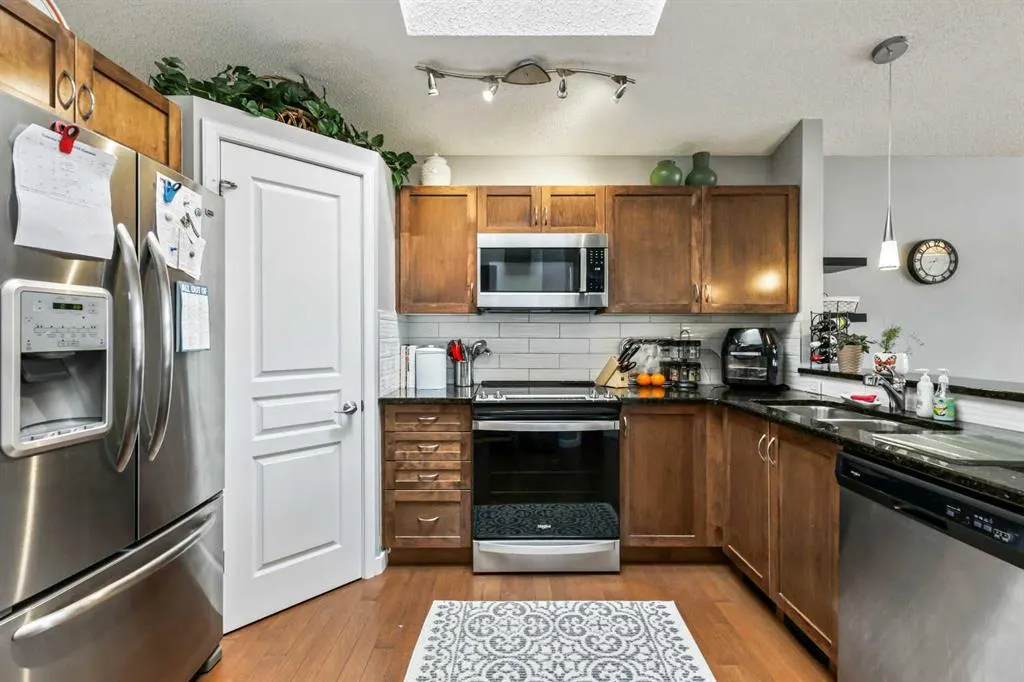 95 New Brighton Landing SE