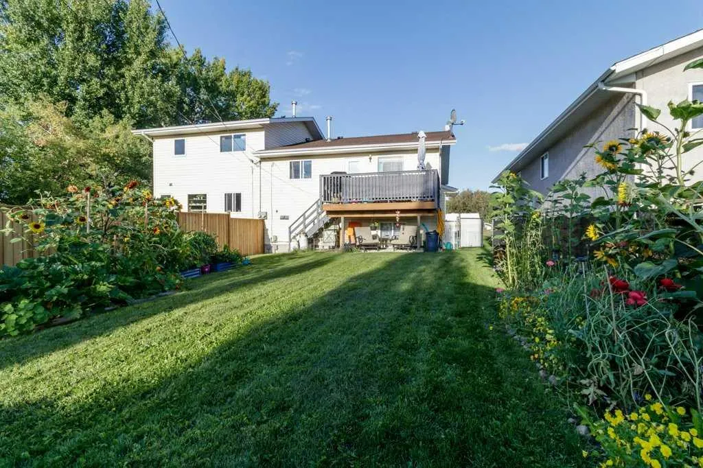 26 Ave, #1814 and 1816