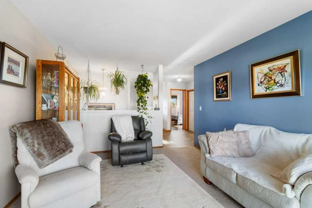 26 Ave, #1814 and 1816
