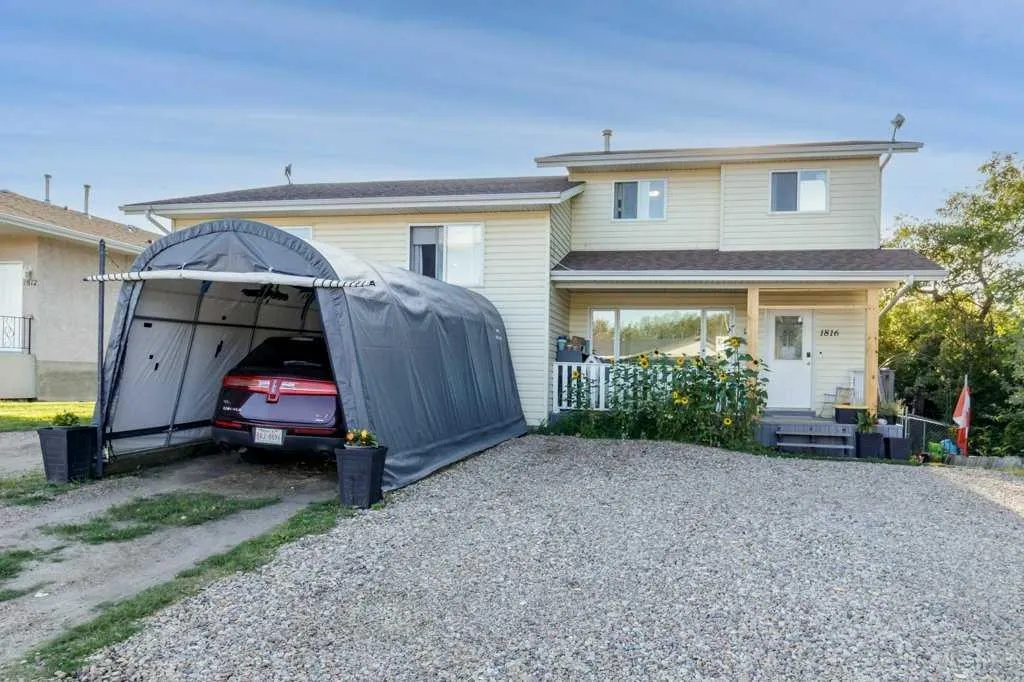 26 Ave, #1814 and 1816