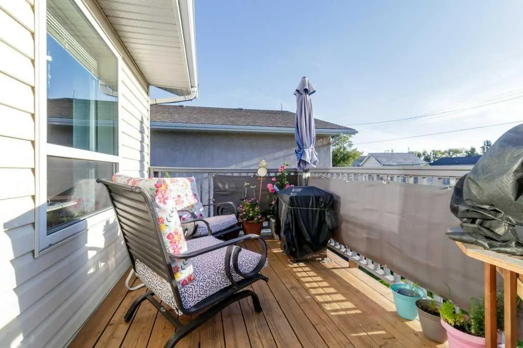 26 Ave, #1814 and 1816
