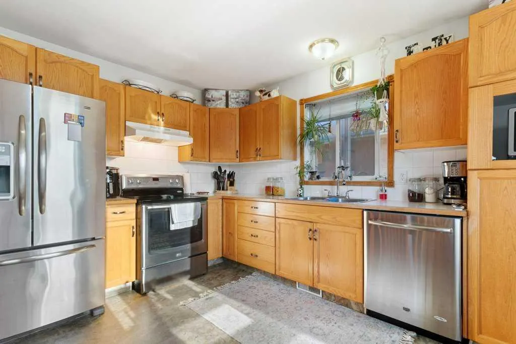 26 Ave, #1814 and 1816