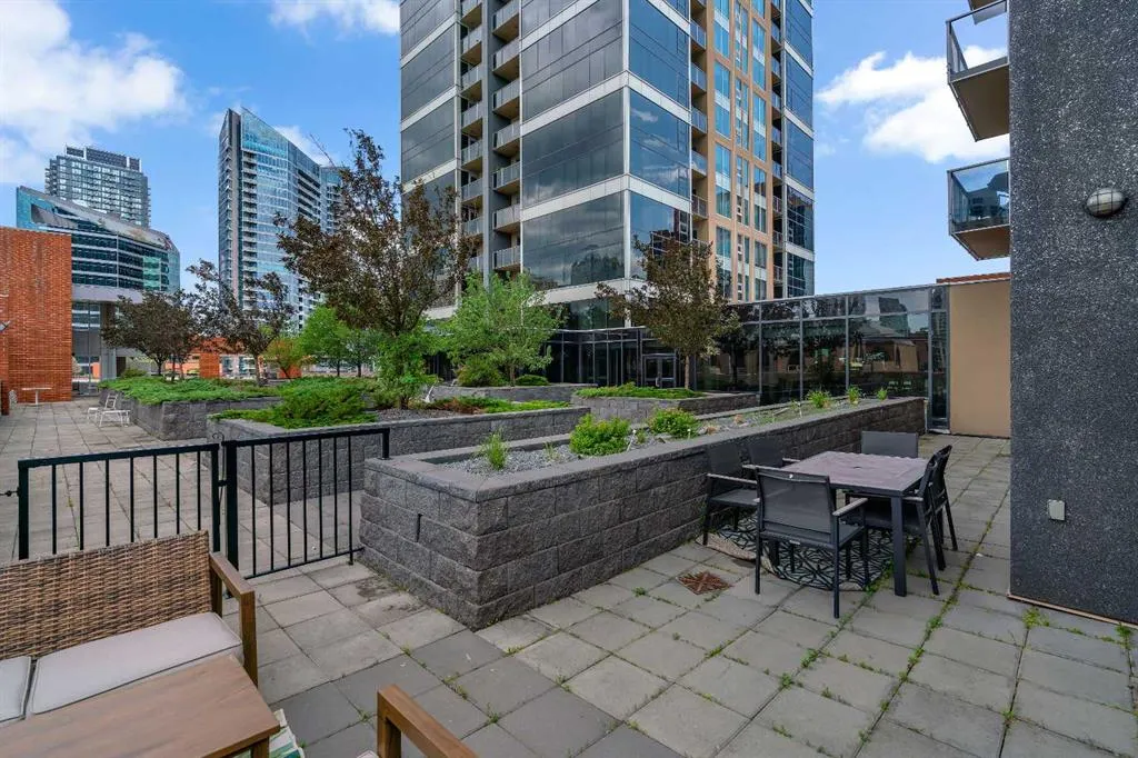 1320 1 Street SE, #206