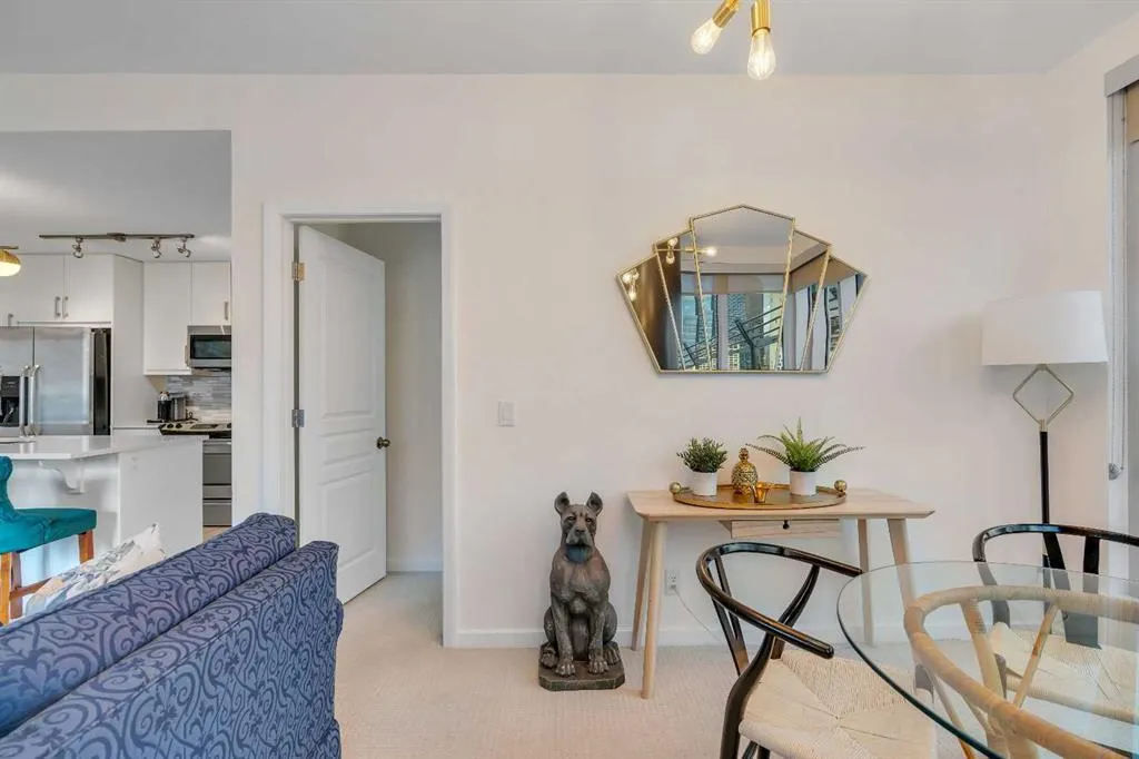 1320 1 Street SE, #206