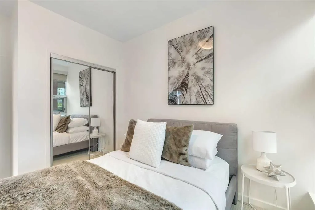 1320 1 Street SE, #206