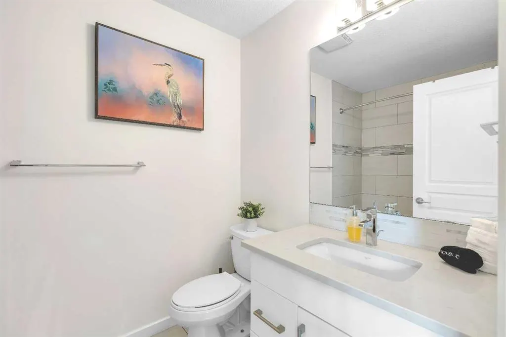 1320 1 Street SE, #206
