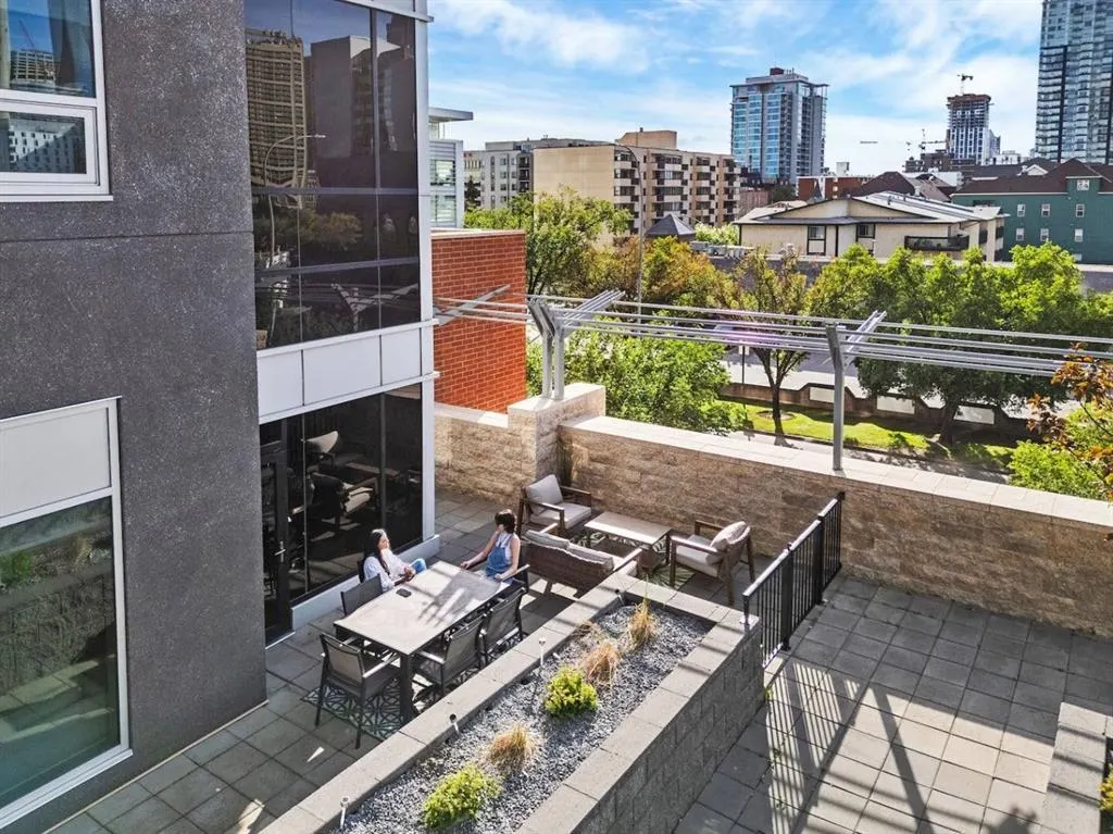 1320 1 Street SE, #206