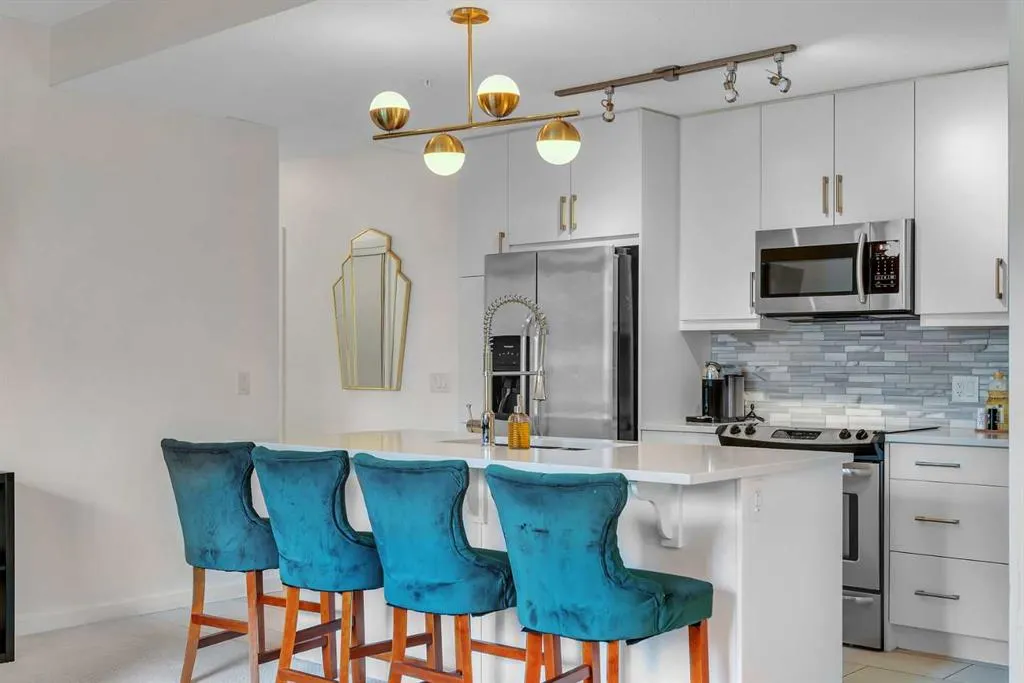 1320 1 Street SE, #206
