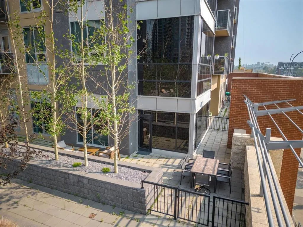 1320 1 Street SE, #206