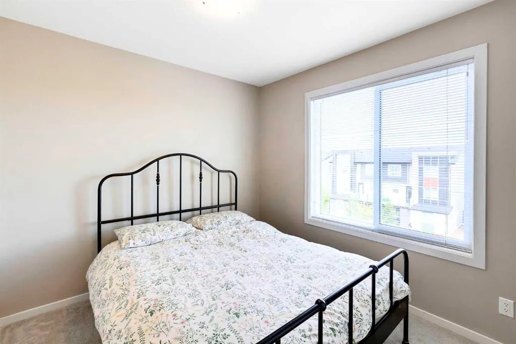 110 Redstone NE, #202