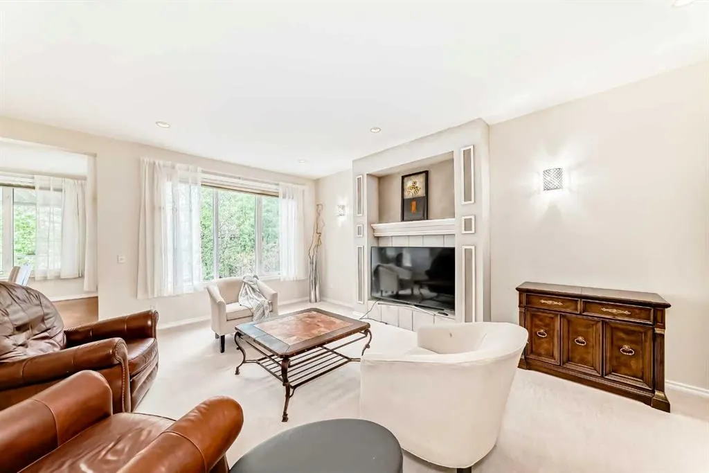 327 Discovery Place SW