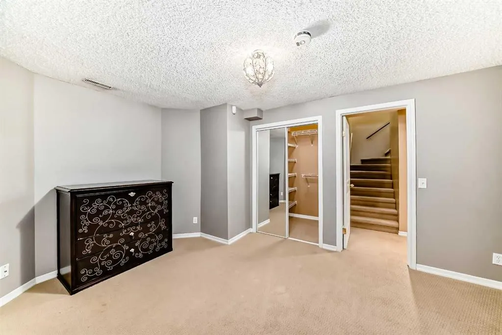 327 Discovery Place SW