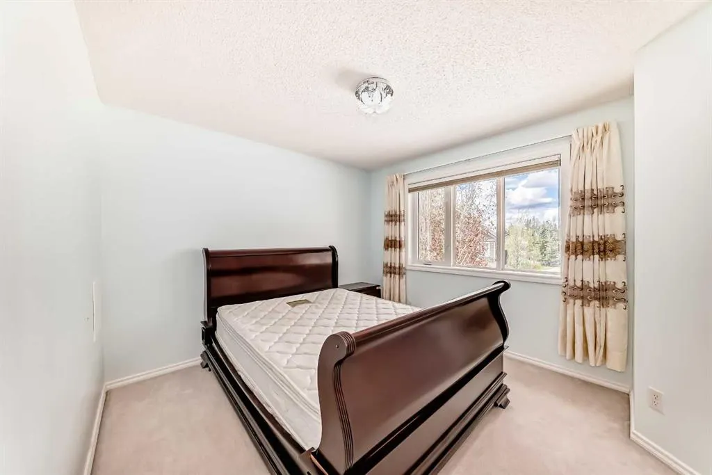 327 Discovery Place SW