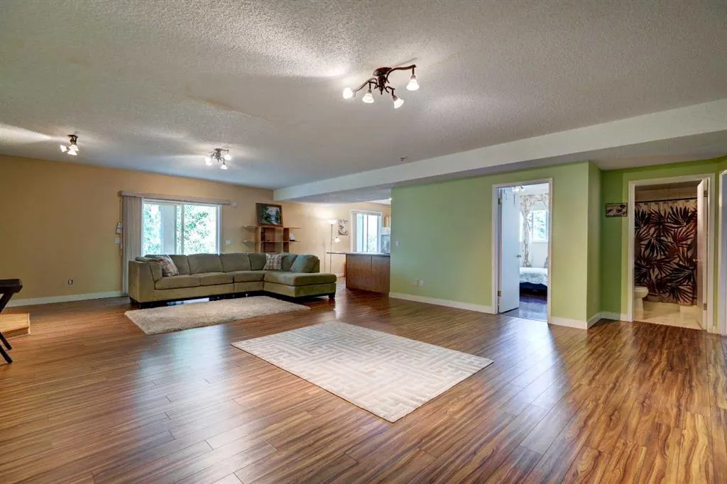248 Edgevalley Way NW